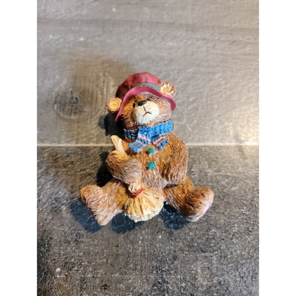 Russ Teddy bear broom cleaning magnet - Picture 2 of 3